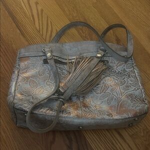 Patrisha Nash hand bag with lots of pockets and zipper pockets